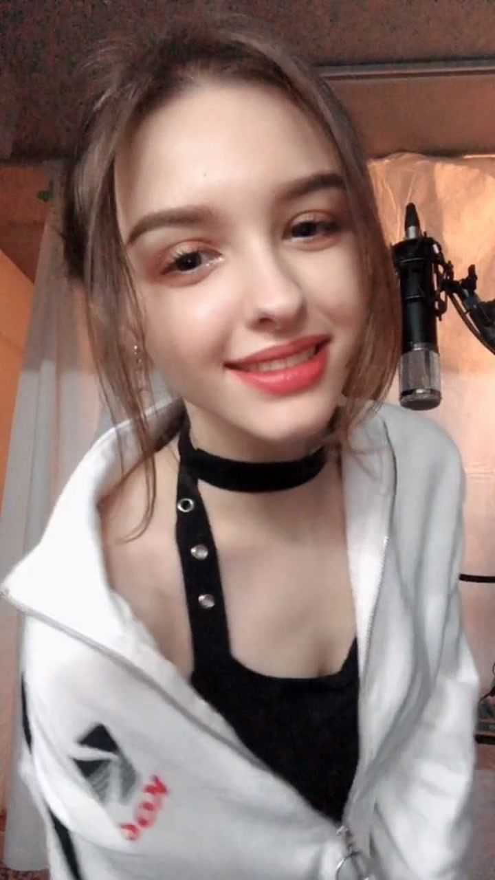 大概没去过的地方都叫远方没得到的人都比较难忘混血儿颜值达人美女