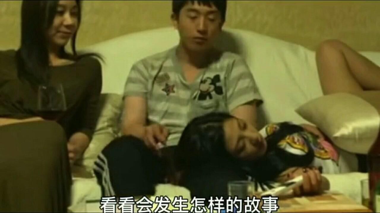 『1』儿子尽然和妈妈的闺蜜一起“打扑克”！_腾讯视频