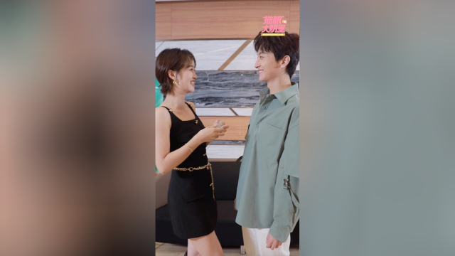 蓝盈莹牛骏峰夫妻感蓝盈莹没抢到镯子不开心牛骏峰赶快哄哄吧这两个人