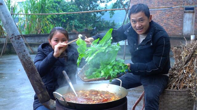 牛蛙怎么吃才爽,做牛蛙火锅一次吃10斤,今天随便吃过瘾