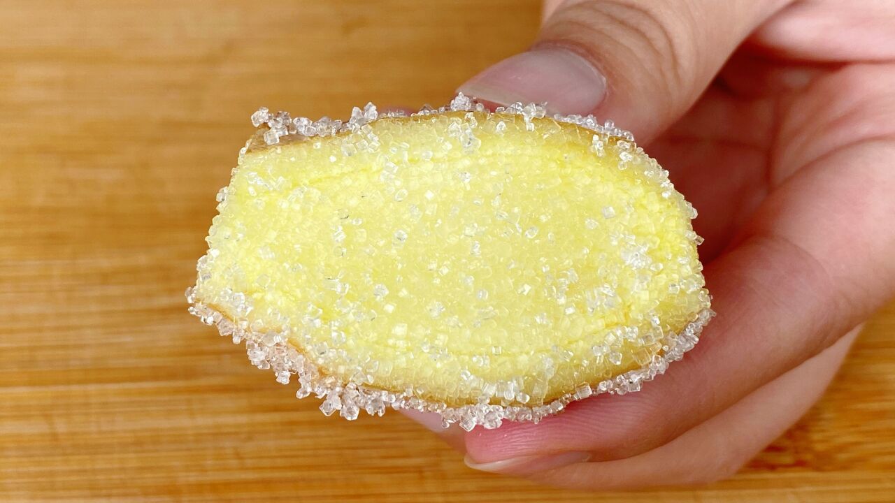 才知道,把白糖抹在生姜上,还有这么厉害的作用,早点学会早受益