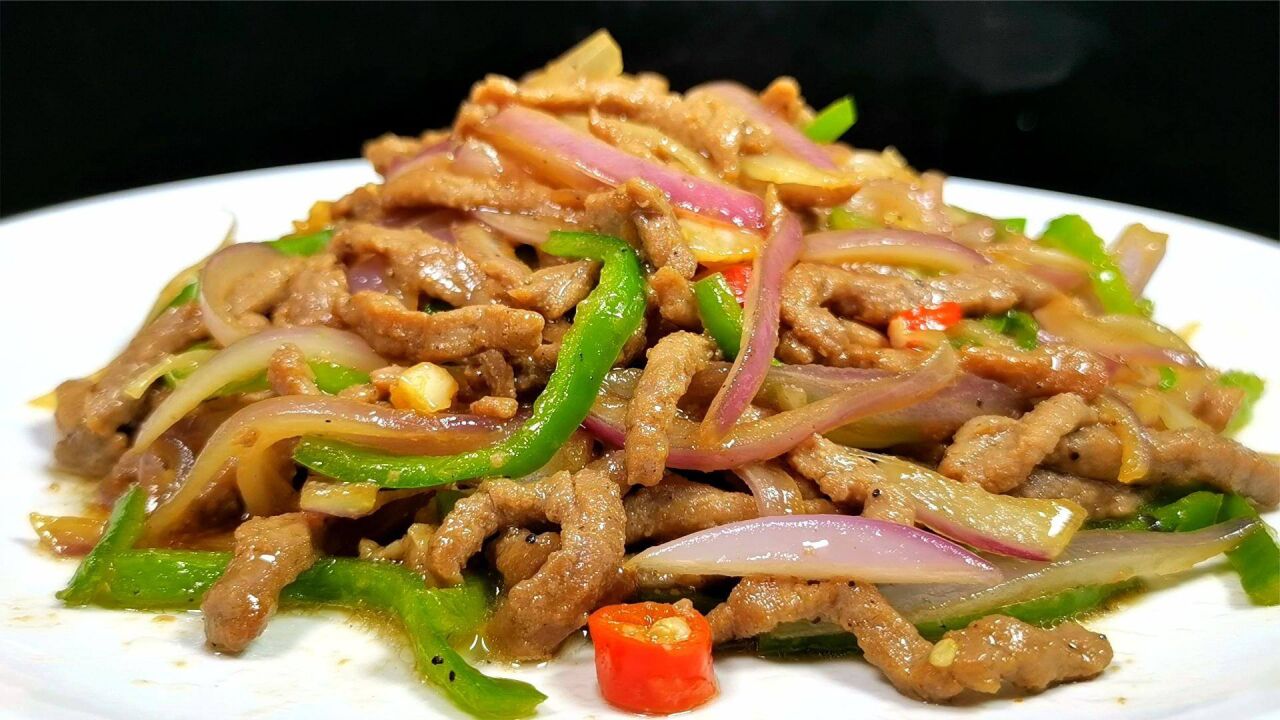 家常洋葱炒肉丝这样做,口感脆嫩回甜,肉丝鲜香滑嫩,好吃又下饭