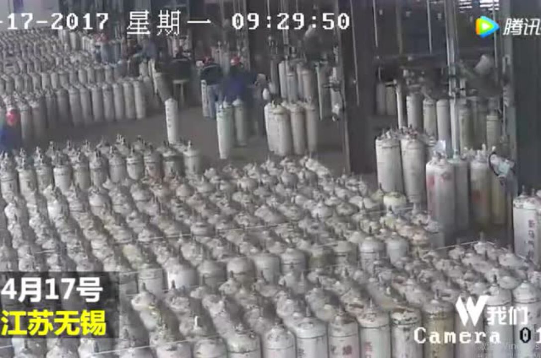 车间乙炔氧气瓶爆炸，致2死1伤！_高清