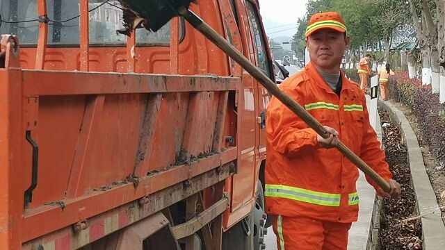 劳模黄建民:辛勤养路工 甘当铺路石