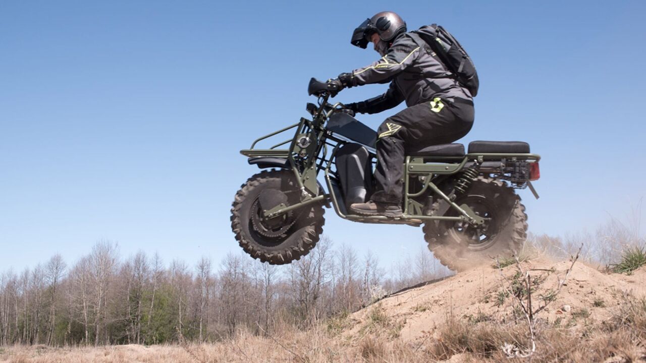 前后双轮驱动的摩托车,俄罗斯巴尔特2×2,毛熊的越野神器_腾讯视频