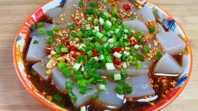 夏天必吃的红薯凉粉,教你粉和水的黄金比例,一次成功,解暑好吃