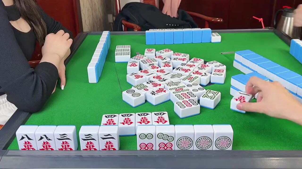四川麻将:三家缺万我缺条,幸福的万子单行道!_腾讯视频}