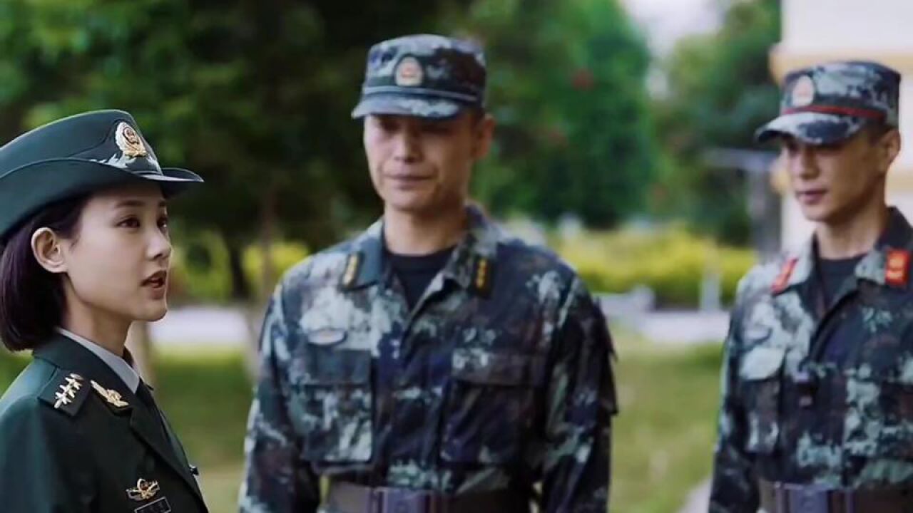 两个新兵看到女军官下一秒就傻眼了_高清1080P在线观看平台_腾讯视频