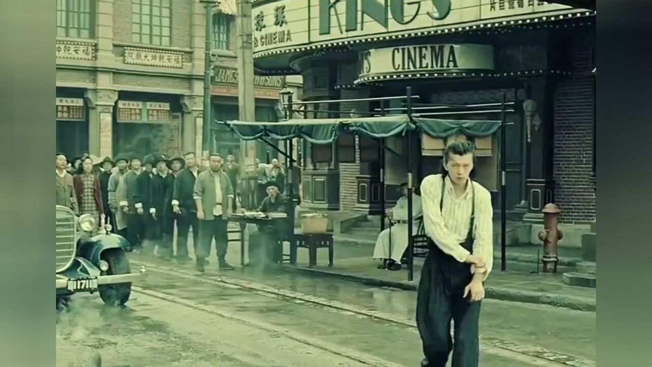 《八佰》刀子虽然是混混,但一身正气_腾讯视频