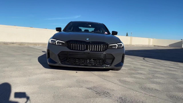 2023款中期改款的宝马330i,德拉维特灰色,搭配m sport套装的bmw宝马3