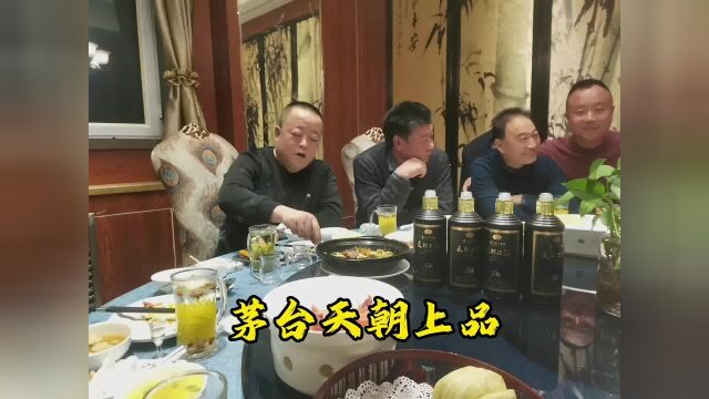 天水老乡群英荟萃,幸会甘肃华城投资控股集团董事长王成如;甘肃兰州“爱上麻辣盆友圈”有限公司创始人雒彦斌先生等商业巨头