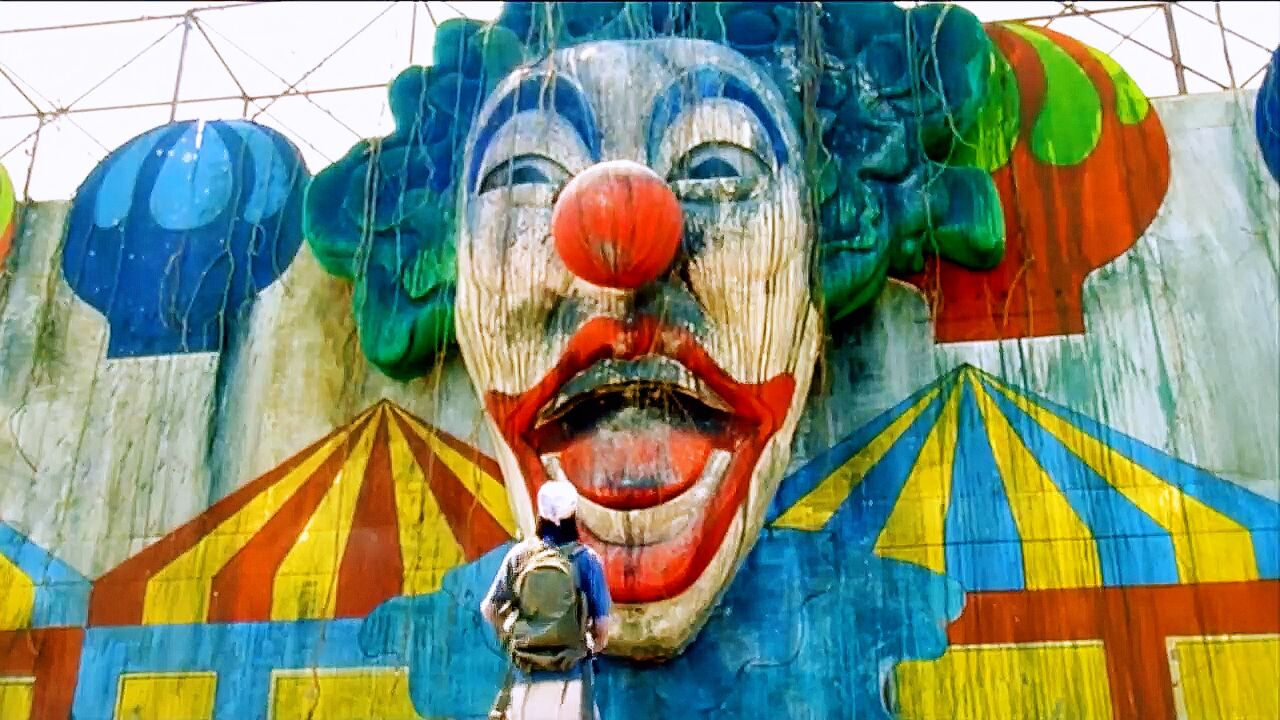 这家游乐园建在一块坟场上,开业当天就倒闭了!惠英红主演《咒乐园》