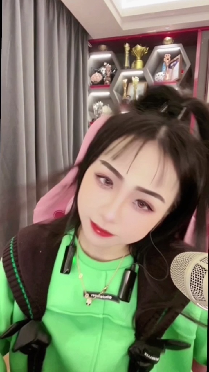 劲爆卡点,老虎妹直播开场