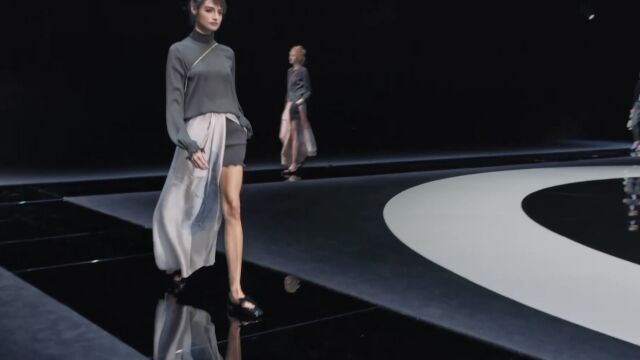 意大利奢侈品牌Giorgio Armani (乔治ⷮŠ阿玛尼)2021年FW女装秀场