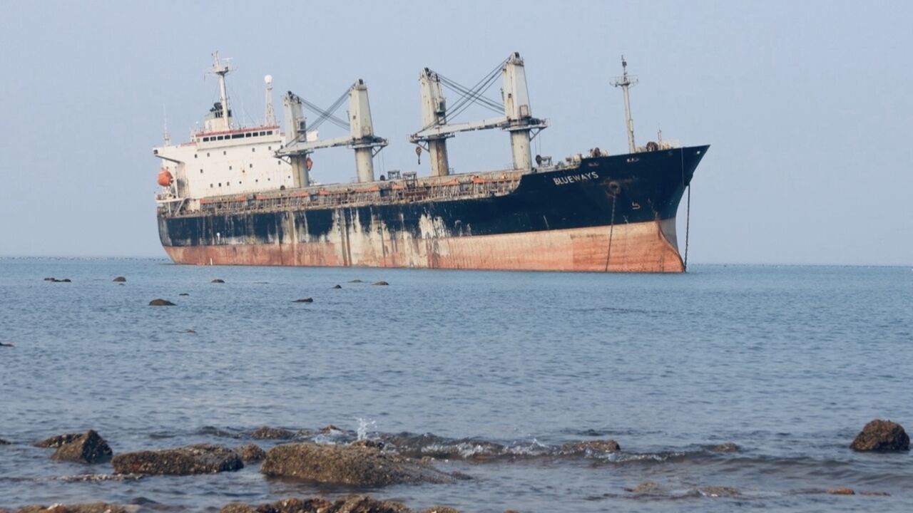 威海荣成搁浅货船成网红景点,听说要被拆卸卖钱,还没去的抓紧啦