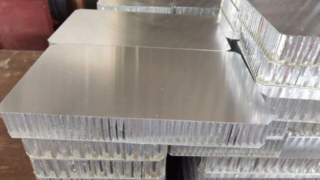 铝蜂窝板生产厂家Manufacturer of aluminum honeycomb panel