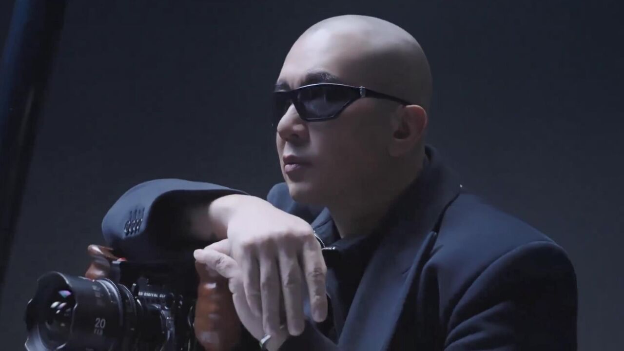 具俊晔最新广告视频曝光!光头戴墨镜装酷,与大s结婚得尽好处