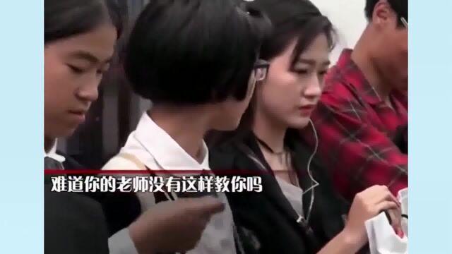 这才是中国少年该有的样子,学生帮老人推车,男孩跳进黄河救人