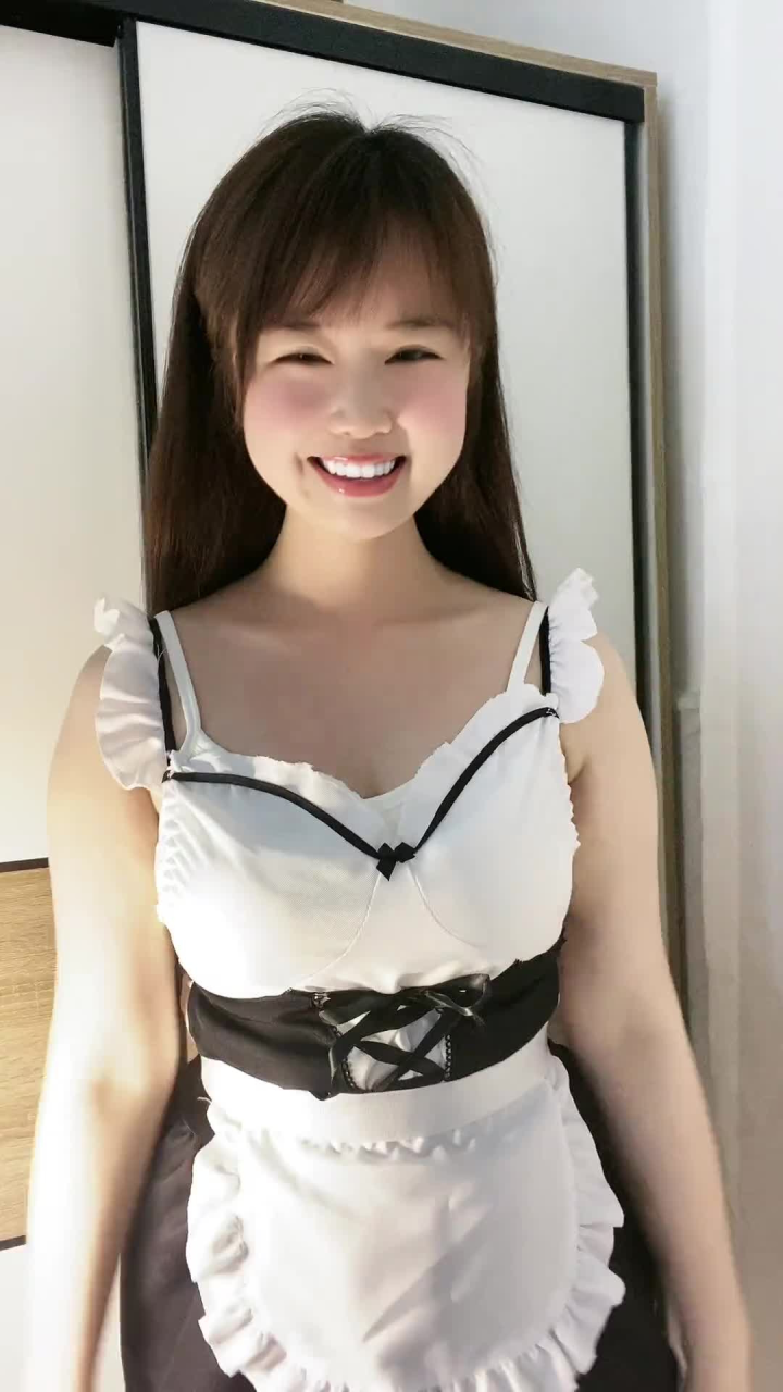 听说这个很火#治愈系笑容 #微胖女生 #白胖白胖压得住福 #耐看型