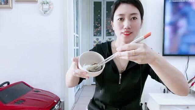 有没有像我们家一样爱吃饺子的姐妹们呀,真的是太好吃了,在好吃的面前张罗减肥都有罪啊#酸菜饺子 #太好吃了 #好物分享