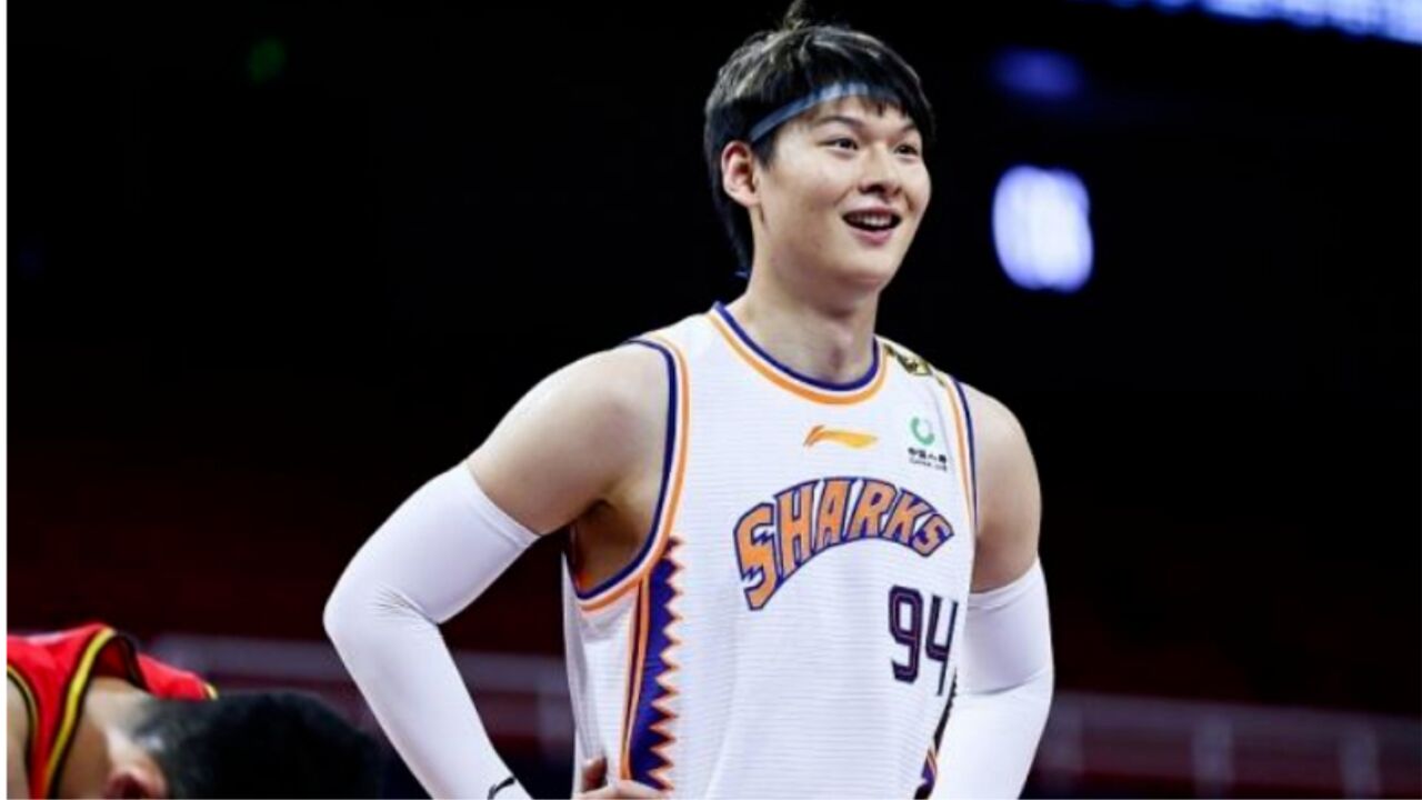 大帝附体!王哲林36中26狂轰61分刷新现役新高,全场球迷高喊:mvp