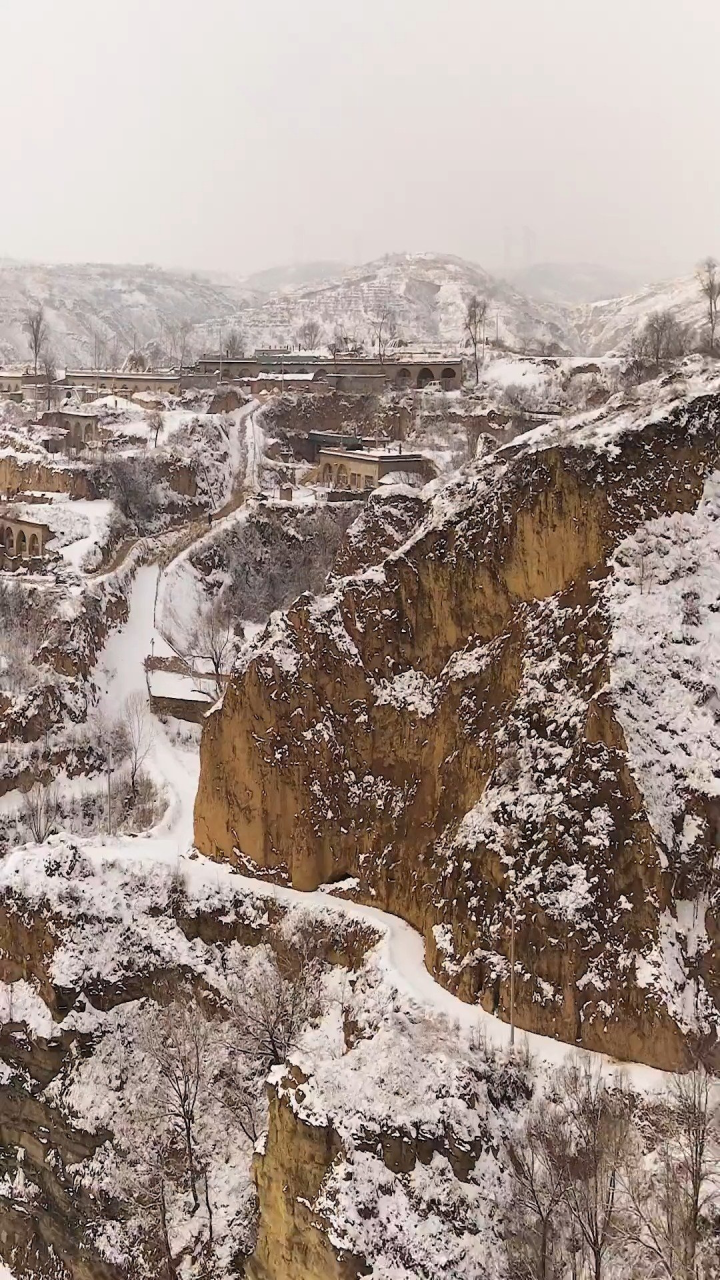 请欣赏陕北《山那边》雪景