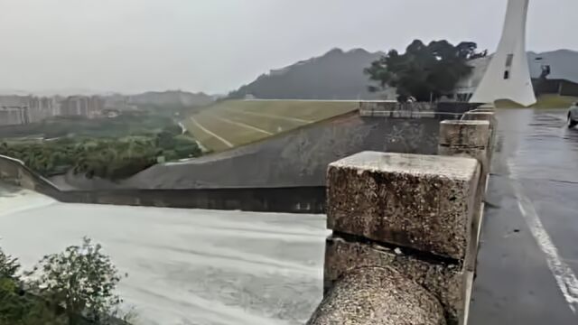 茂名发布今年首个洪水红色预警,罗坑水库和高州水库开始泄洪