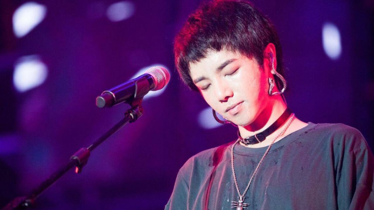 "快男冠军"华晨宇:出身身价高达10亿,力压欧豪夺冠却被质疑