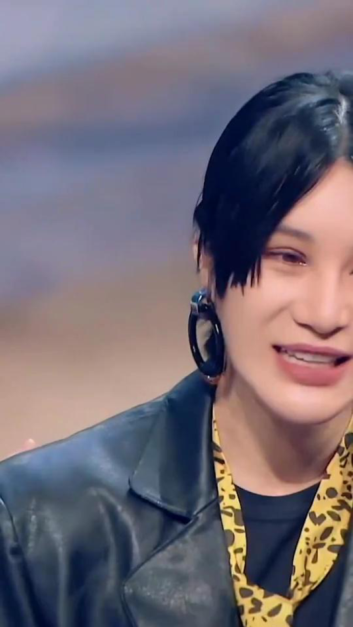 尚雯婕 电音女王,曾经的超女冠军,刚开始只能靠奇葩造型吸引眼球,一次