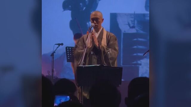 僧人在livehouse演出?系日本僧侣歌手