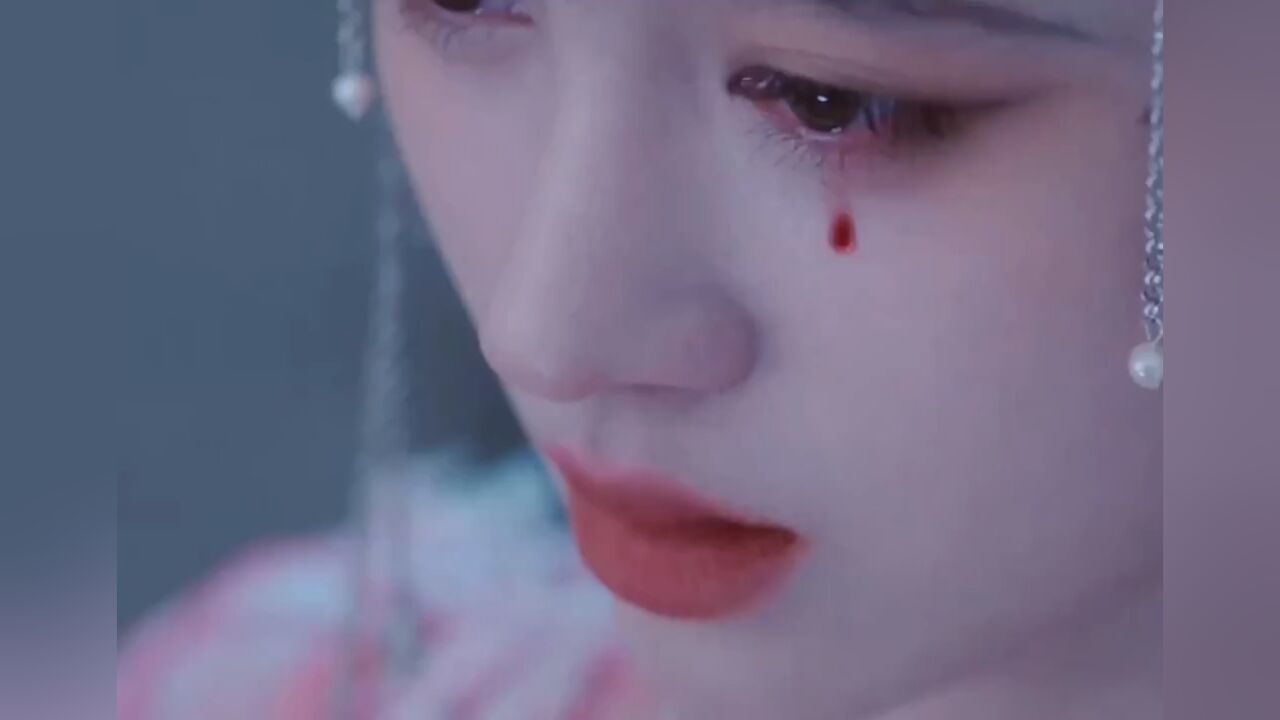 凤凰只有在最绝望之际,可一但她流下血泪,就失去了重生的机会