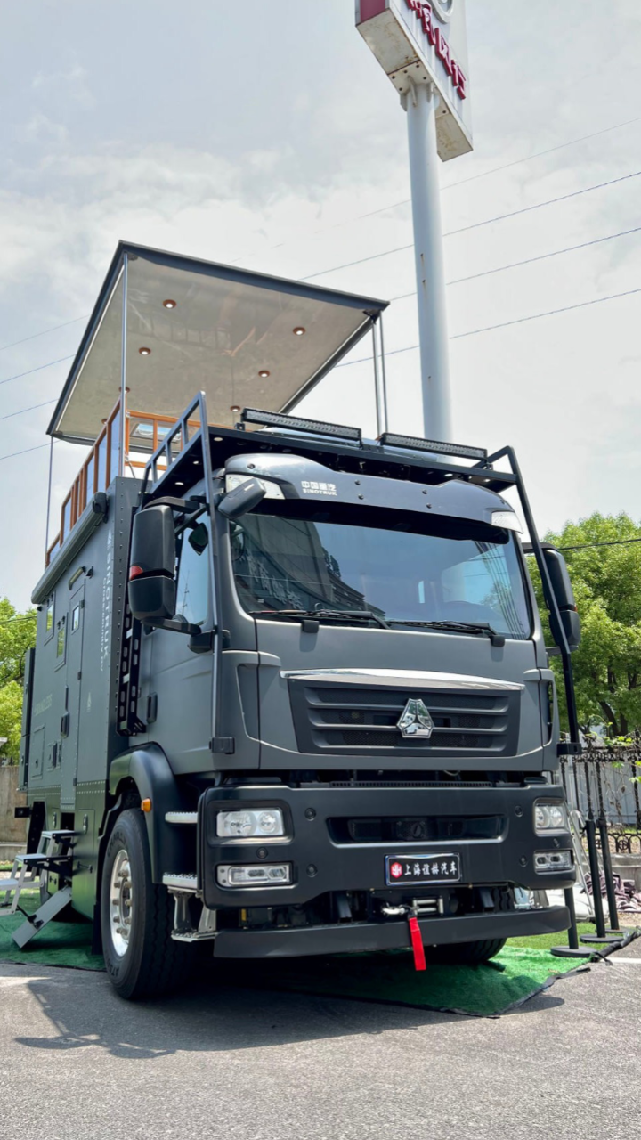 中国重汽原厂越野房车,曼恩拓系列汕德卡升顶重卡房车