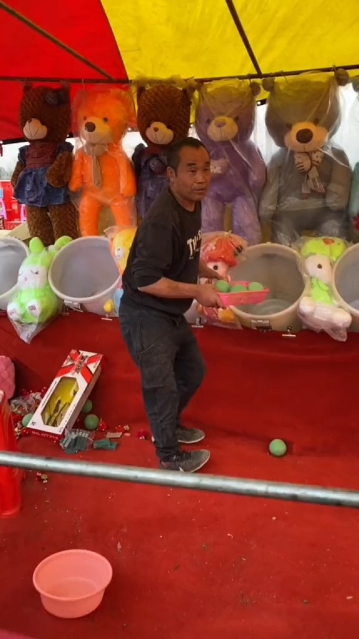 投桶是有技巧的,谁知道?投球游戏.