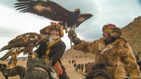 蒙古首位女猎鹰人，5秒钟训服凶猛猎鹰，年仅13岁