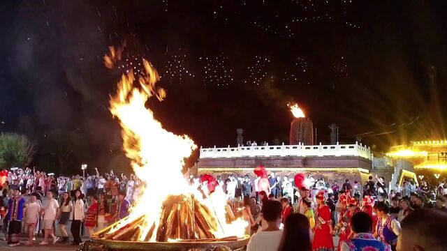 楚雄彝族火把节太阳历广场狂欢夜,系列之二火.舞.无人机秀很美.