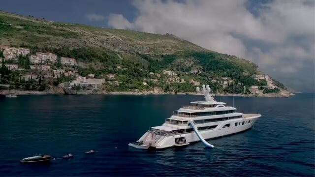  Superyacht Aquarius