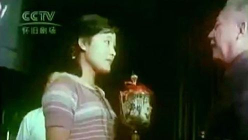 1980年《第三届大众电影百花奖》颁奖晚会，那时候的刘晓庆、陈冲真的是清纯漂亮#一代人的回忆 #怀旧