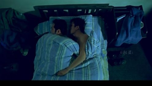 两个男人开一间单人床的房间