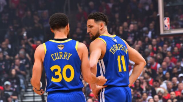 接管！库里汤普森包揽勇士最后22分：萌神连进5球不讲理