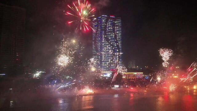 惠州海滨温泉、双月湾华美达、晒浪音乐餐吧恭祝大家新年快乐!