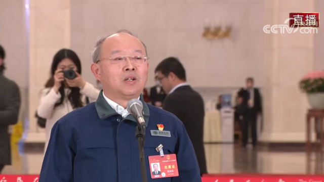 国网浙江慈溪市供电公司社区经理钱海军:拎着工具箱走在为人民服务第