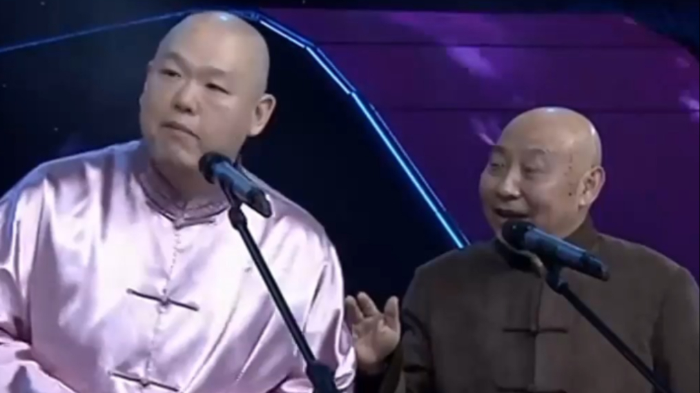 王文林打扮好准备出门,不料王文林儿子出面阻拦,怕走丢了