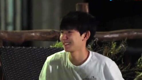 粉丝悠享版第2期:王源暖心照顾萌娃_高光片段