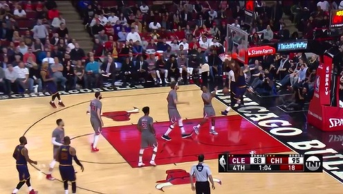 《NBA全场集锦》【扣篮】地空导弹爆炸！詹皇连线TT虐筐