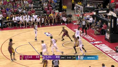 《NBA全场集锦》【扣篮】湖人发动快速反击 米凯卢克跃起空接暴扣