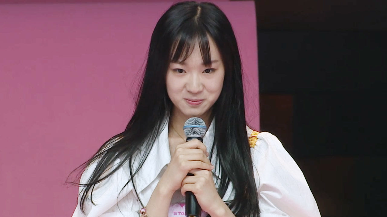 明日之子第3季童真少女樊博艺表演后变话痨一句话逗乐华晨宇