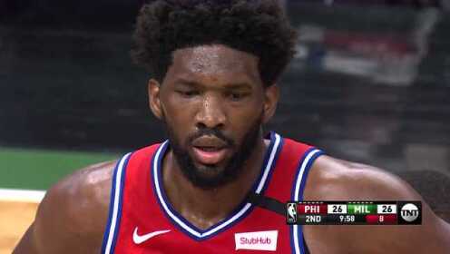 《NBA全场回放》【回放】76人vs雄鹿第2节 字母哥空中大挪移