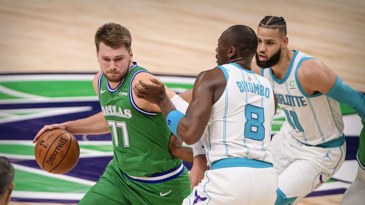 达拉斯独行侠球星东契奇vs黄蜂集锦突破依旧无解无奈三节惨败