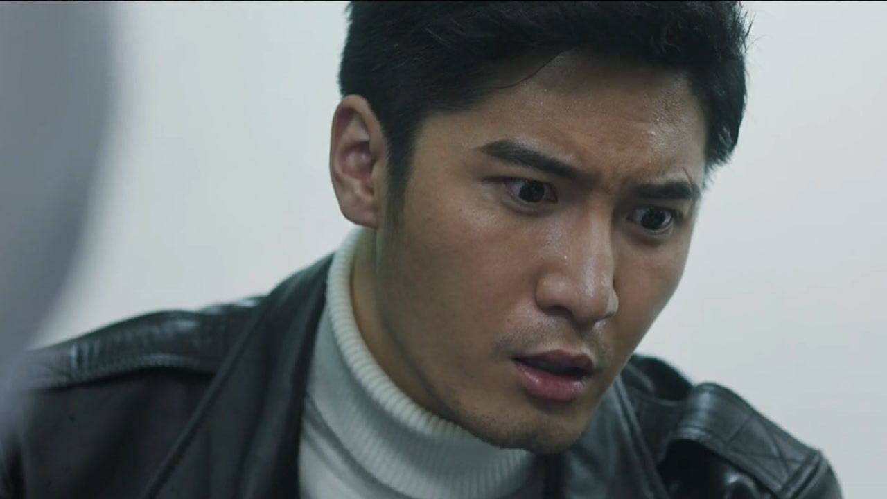 《法医秦明之幸存者》第二十九集01:珂老被刺重伤,林涛自责不该让珂老