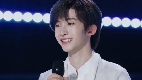 花絮:刘宇教学叉手礼,传统文化小课堂开课啦